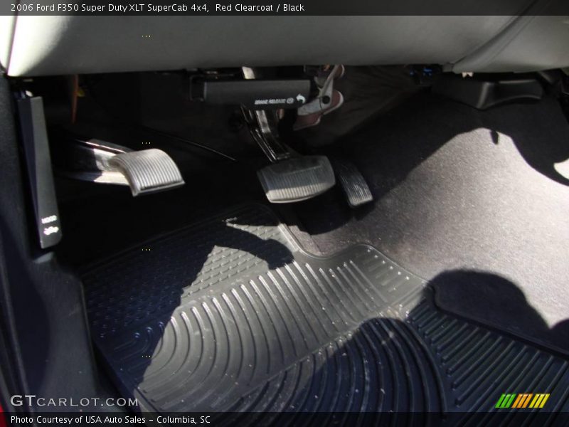 Red Clearcoat / Black 2006 Ford F350 Super Duty XLT SuperCab 4x4