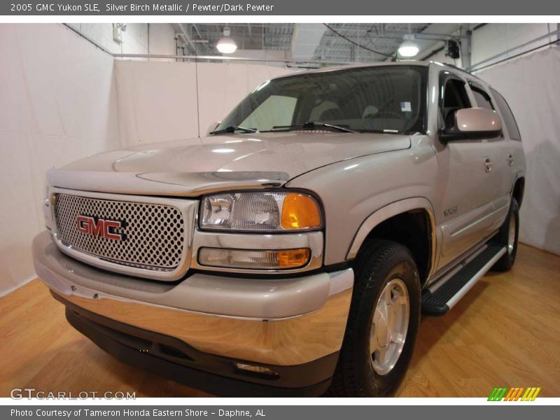 Silver Birch Metallic / Pewter/Dark Pewter 2005 GMC Yukon SLE