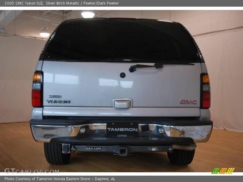 Silver Birch Metallic / Pewter/Dark Pewter 2005 GMC Yukon SLE