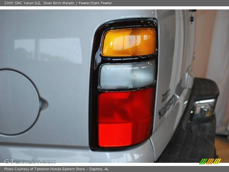 Silver Birch Metallic / Pewter/Dark Pewter 2005 GMC Yukon SLE