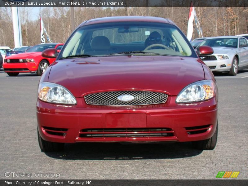 Merlot Metallic / Medium Parchment 2004 Ford Taurus SE Sedan