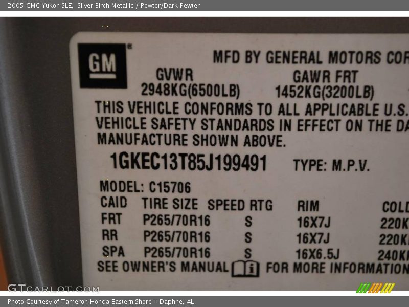 Silver Birch Metallic / Pewter/Dark Pewter 2005 GMC Yukon SLE