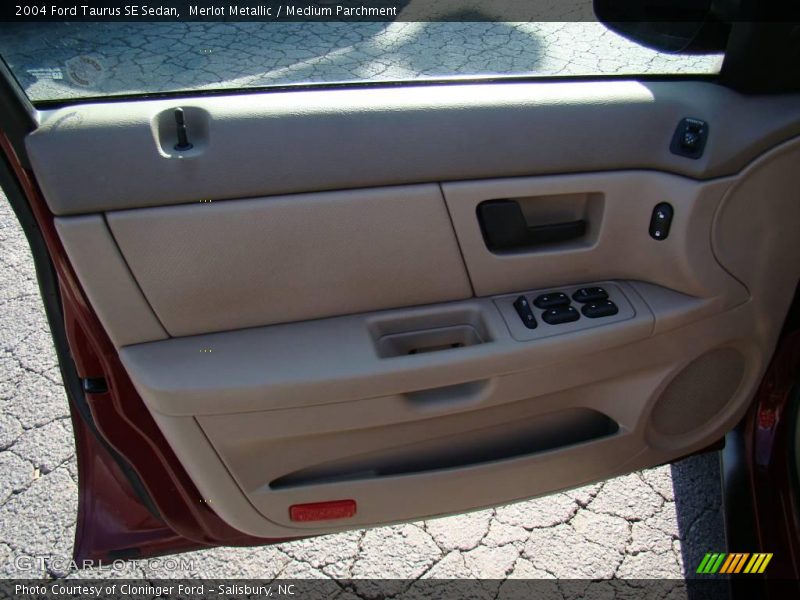 Merlot Metallic / Medium Parchment 2004 Ford Taurus SE Sedan