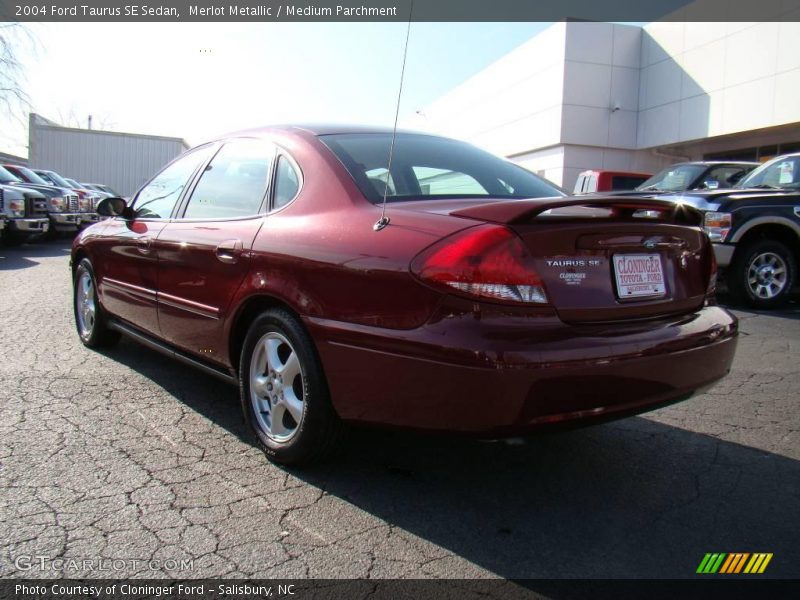 Merlot Metallic / Medium Parchment 2004 Ford Taurus SE Sedan