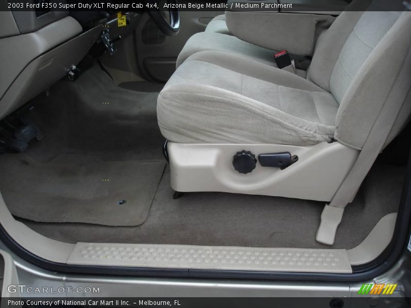Arizona Beige Metallic / Medium Parchment 2003 Ford F350 Super Duty XLT Regular Cab 4x4