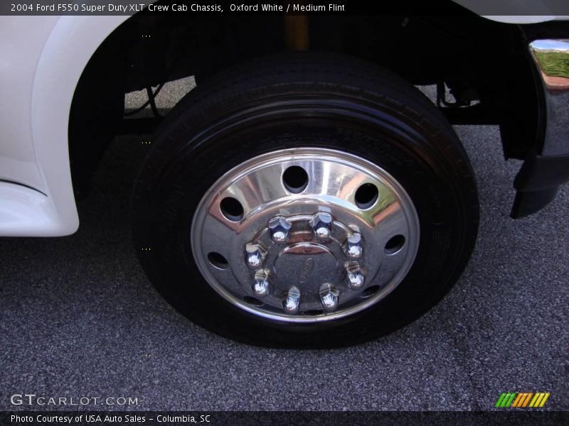 Oxford White / Medium Flint 2004 Ford F550 Super Duty XLT Crew Cab Chassis