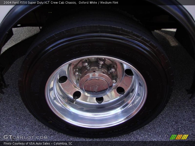 Oxford White / Medium Flint 2004 Ford F550 Super Duty XLT Crew Cab Chassis