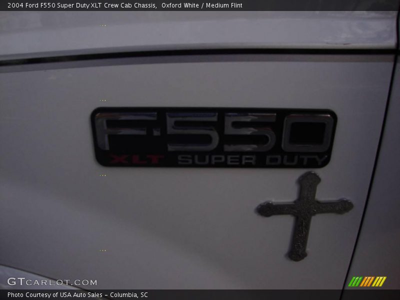 Oxford White / Medium Flint 2004 Ford F550 Super Duty XLT Crew Cab Chassis