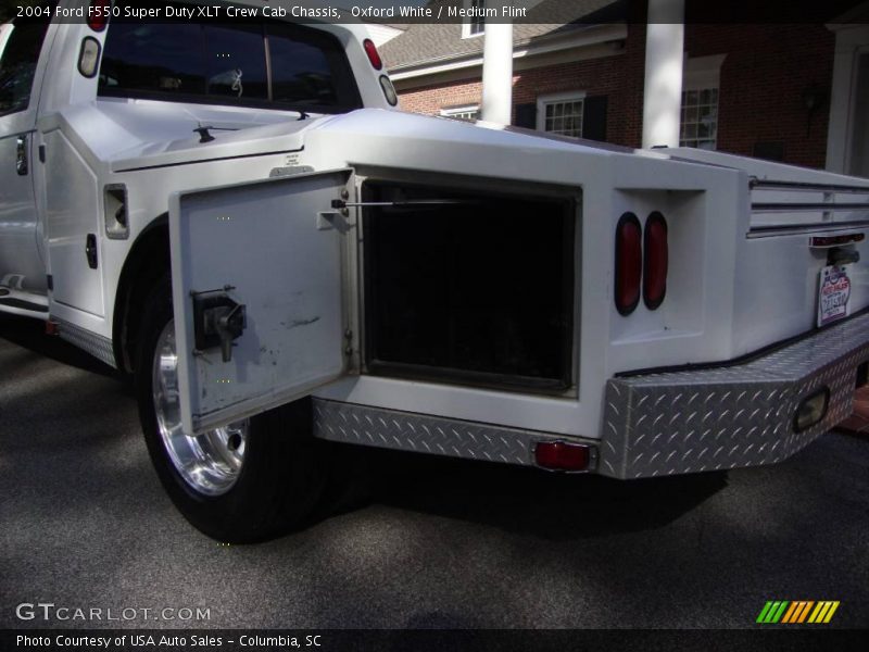 Oxford White / Medium Flint 2004 Ford F550 Super Duty XLT Crew Cab Chassis