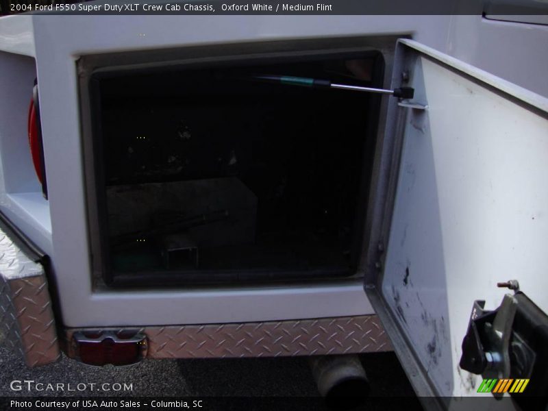 Oxford White / Medium Flint 2004 Ford F550 Super Duty XLT Crew Cab Chassis