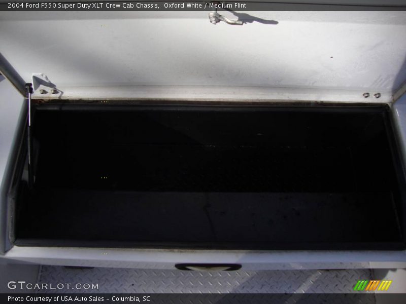 Oxford White / Medium Flint 2004 Ford F550 Super Duty XLT Crew Cab Chassis