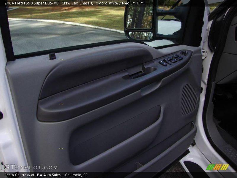 Oxford White / Medium Flint 2004 Ford F550 Super Duty XLT Crew Cab Chassis