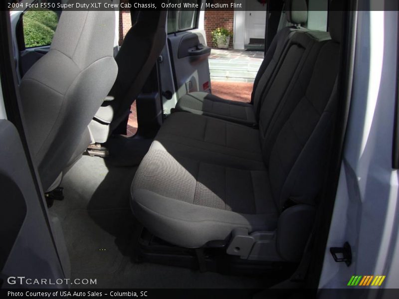 Oxford White / Medium Flint 2004 Ford F550 Super Duty XLT Crew Cab Chassis