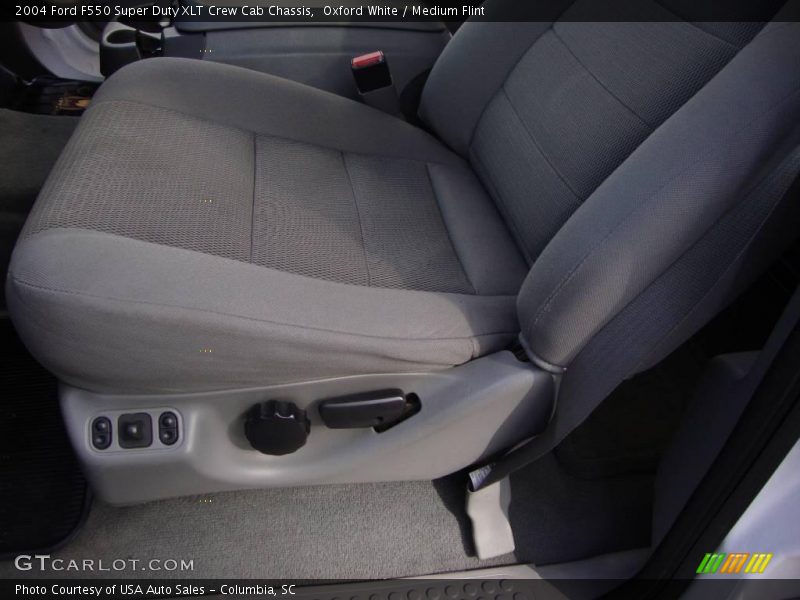 Oxford White / Medium Flint 2004 Ford F550 Super Duty XLT Crew Cab Chassis