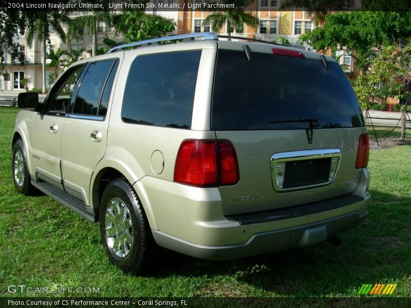 Light French Silk Metallic / Light Parchment 2004 Lincoln Navigator Ultimate