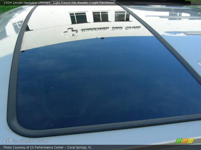 Light French Silk Metallic / Light Parchment 2004 Lincoln Navigator Ultimate