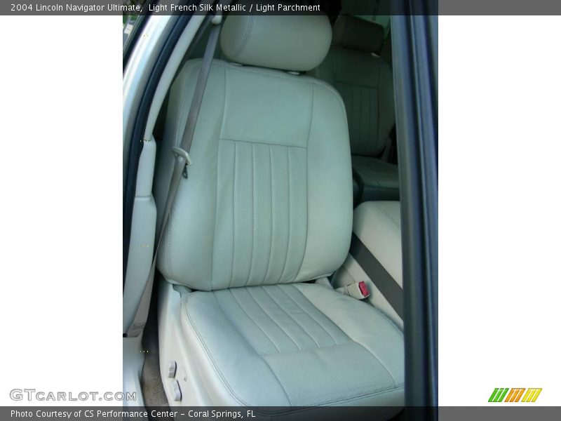 Light French Silk Metallic / Light Parchment 2004 Lincoln Navigator Ultimate