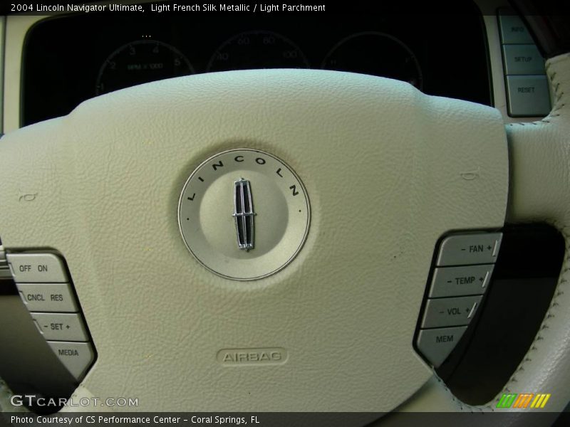 Light French Silk Metallic / Light Parchment 2004 Lincoln Navigator Ultimate