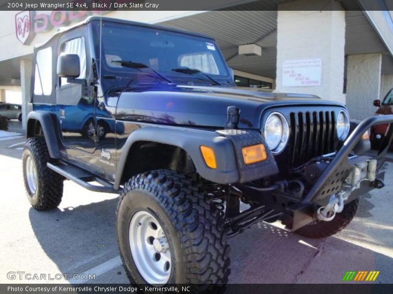 Black / Dark Slate Gray 2004 Jeep Wrangler SE 4x4