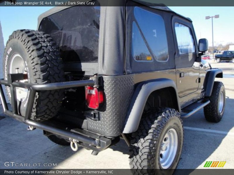 Black / Dark Slate Gray 2004 Jeep Wrangler SE 4x4