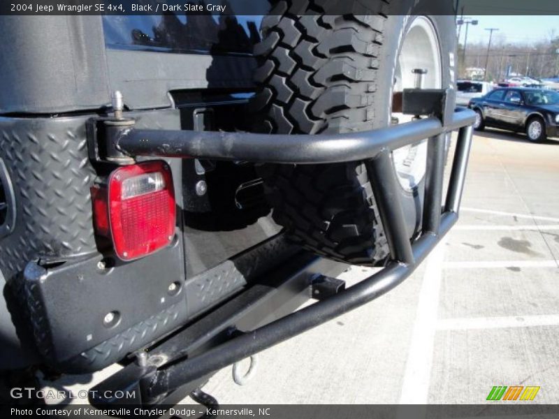 Black / Dark Slate Gray 2004 Jeep Wrangler SE 4x4