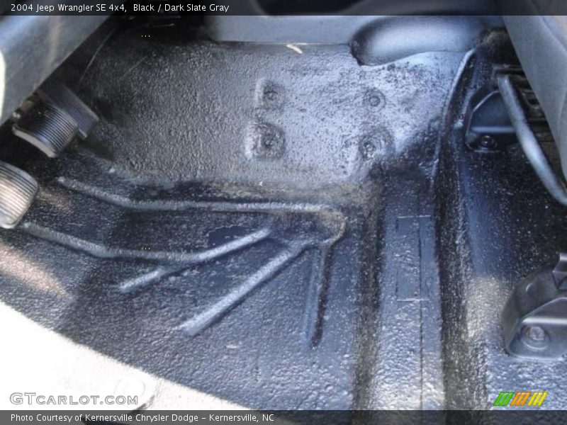 Black / Dark Slate Gray 2004 Jeep Wrangler SE 4x4