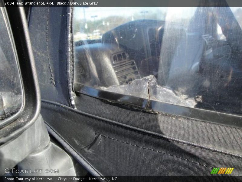 Black / Dark Slate Gray 2004 Jeep Wrangler SE 4x4