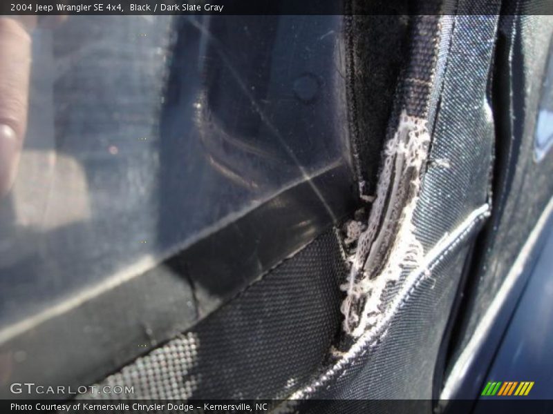 Black / Dark Slate Gray 2004 Jeep Wrangler SE 4x4