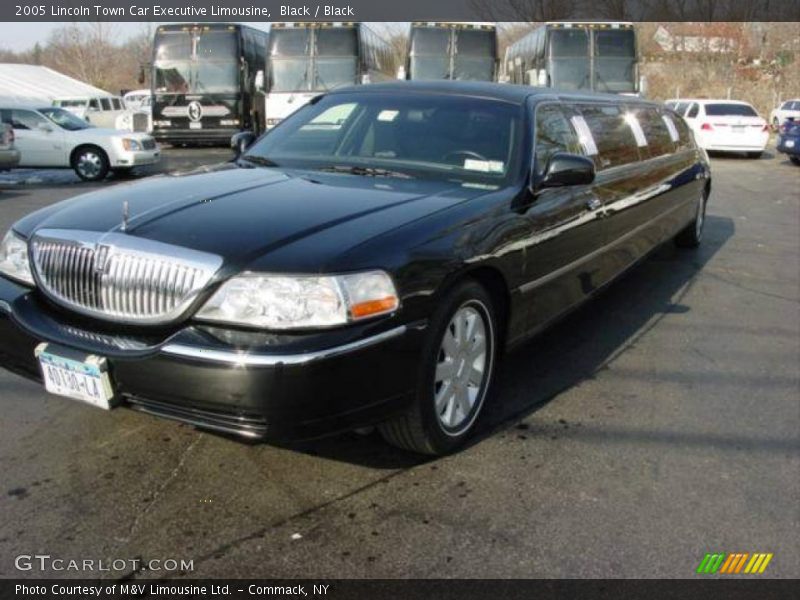 Black / Black 2005 Lincoln Town Car Executive Limousine