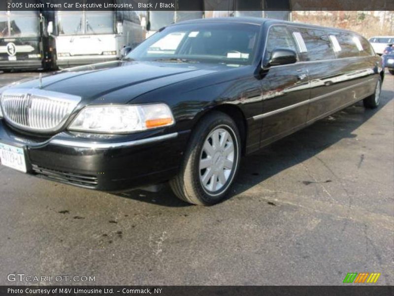 Black / Black 2005 Lincoln Town Car Executive Limousine