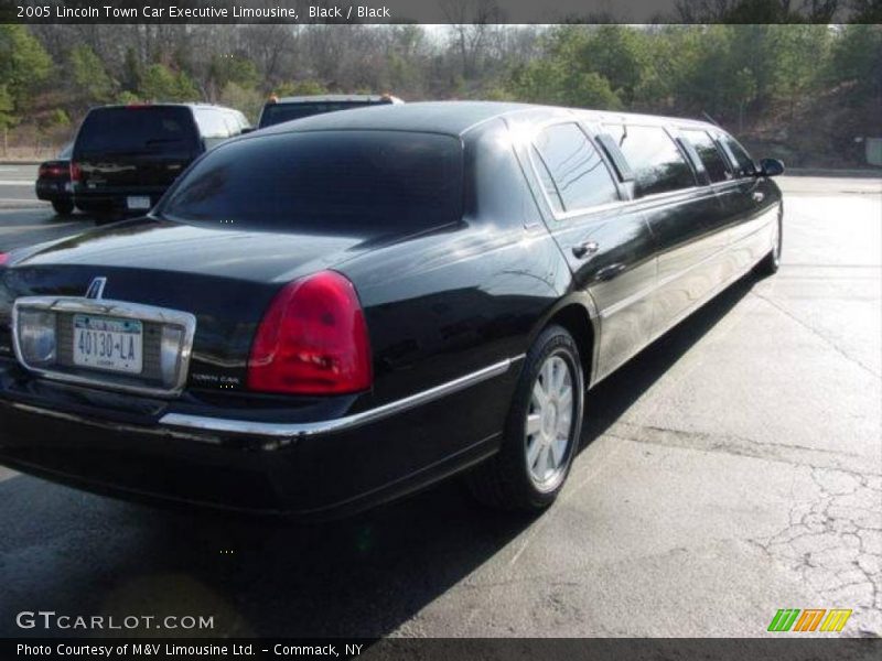 Black / Black 2005 Lincoln Town Car Executive Limousine