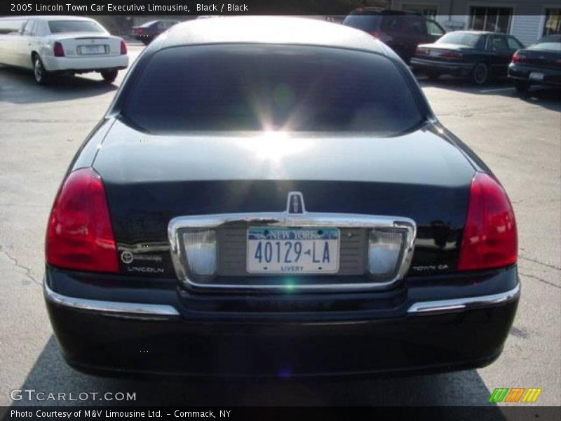 Black / Black 2005 Lincoln Town Car Executive Limousine