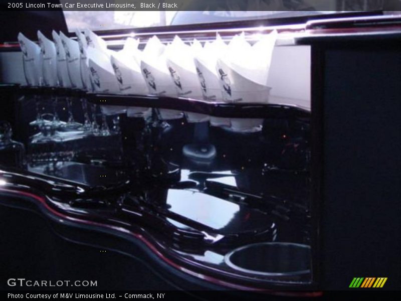 Black / Black 2005 Lincoln Town Car Executive Limousine