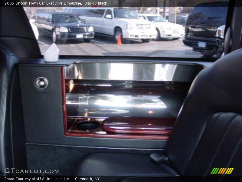 Black / Black 2005 Lincoln Town Car Executive Limousine