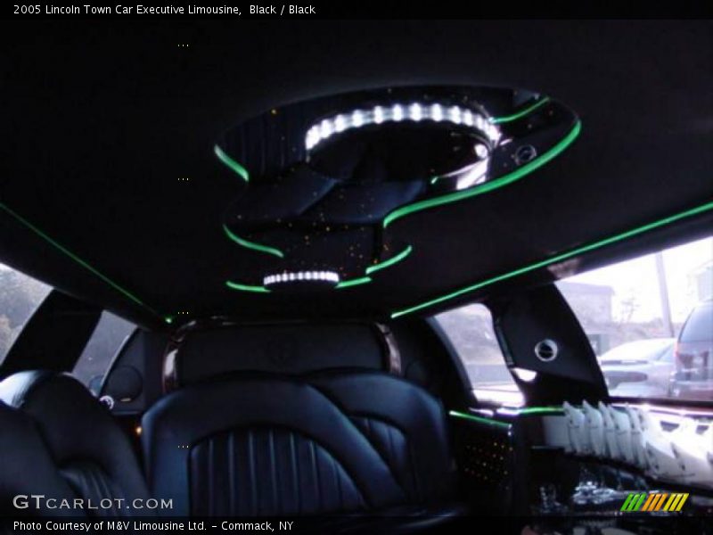 Black / Black 2005 Lincoln Town Car Executive Limousine