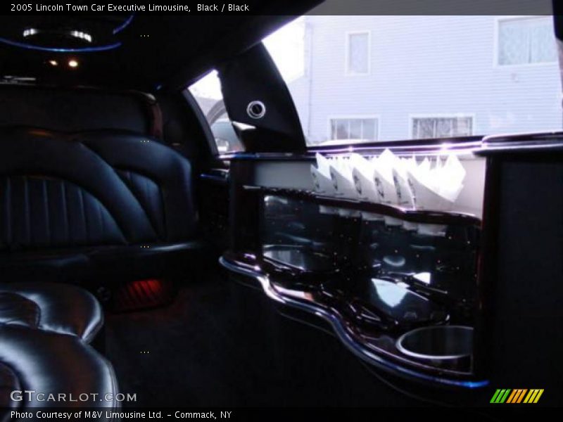 Black / Black 2005 Lincoln Town Car Executive Limousine