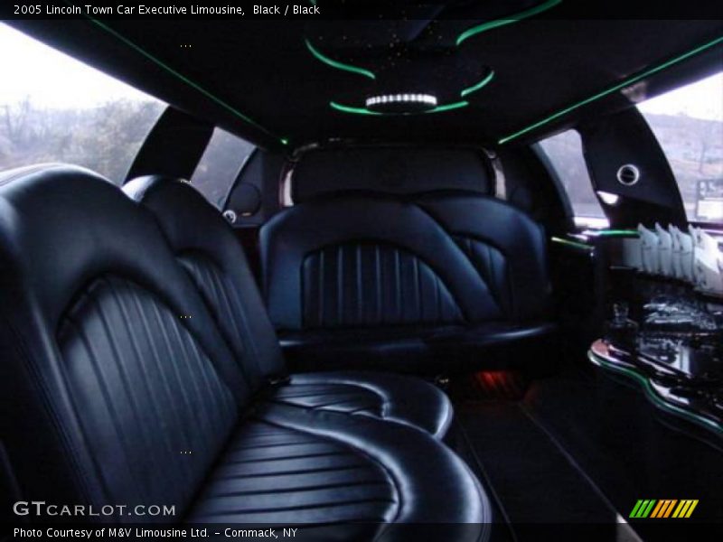 Black / Black 2005 Lincoln Town Car Executive Limousine