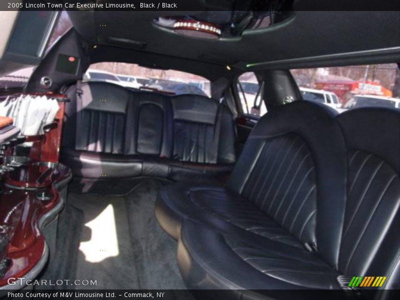 Black / Black 2005 Lincoln Town Car Executive Limousine