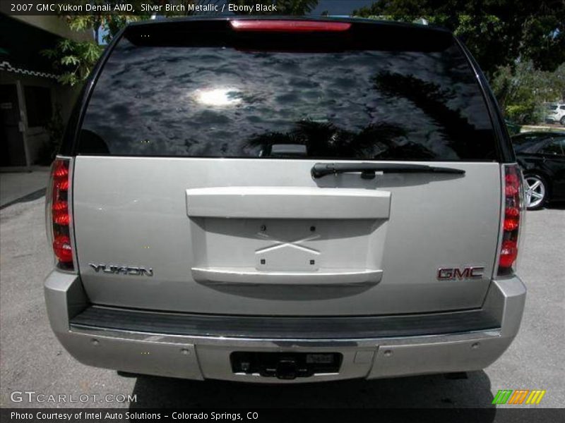 Silver Birch Metallic / Ebony Black 2007 GMC Yukon Denali AWD