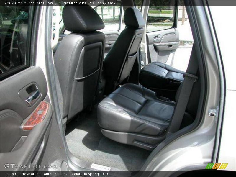 Silver Birch Metallic / Ebony Black 2007 GMC Yukon Denali AWD