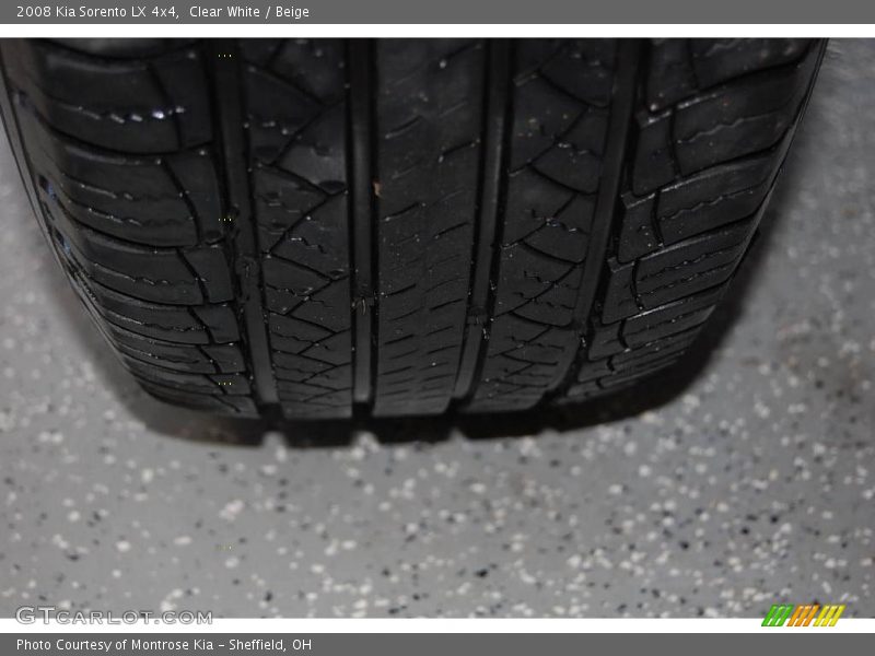 Clear White / Beige 2008 Kia Sorento LX 4x4