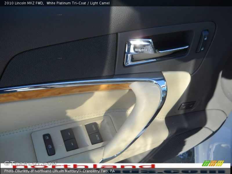 White Platinum Tri-Coat / Light Camel 2010 Lincoln MKZ FWD