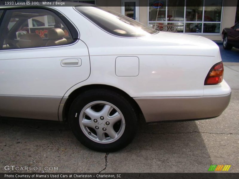 White / Beige 1993 Lexus ES 300