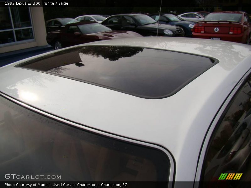 White / Beige 1993 Lexus ES 300