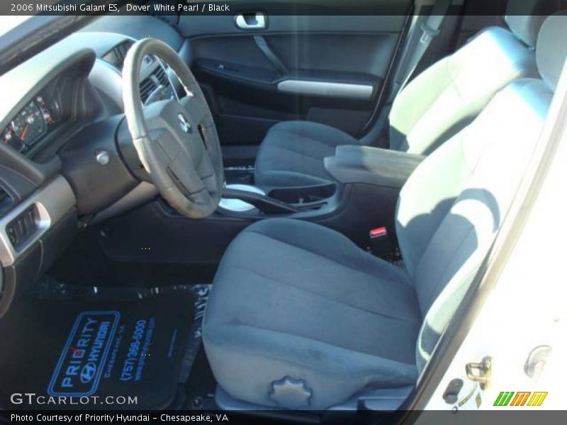 Dover White Pearl / Black 2006 Mitsubishi Galant ES