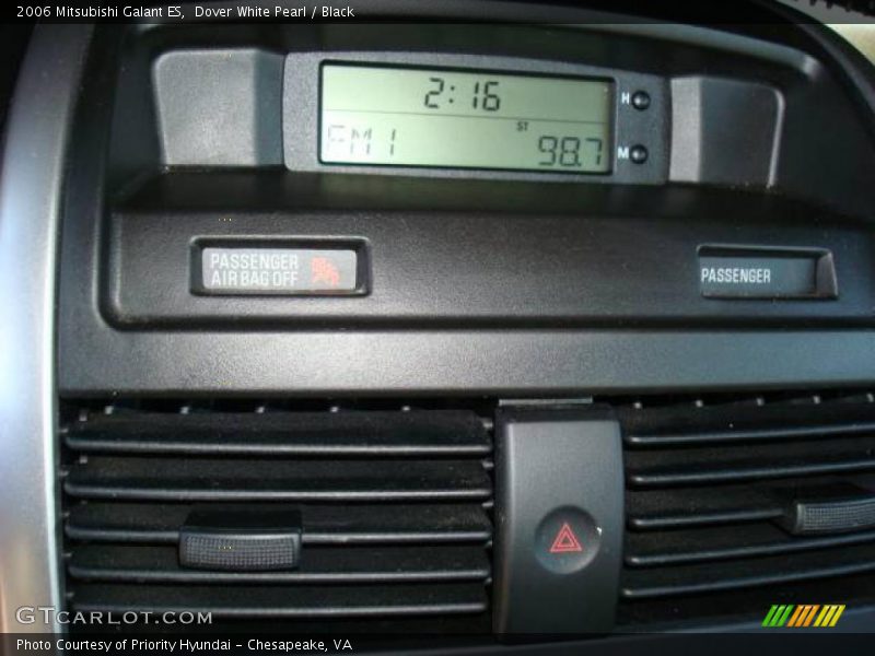 Dover White Pearl / Black 2006 Mitsubishi Galant ES