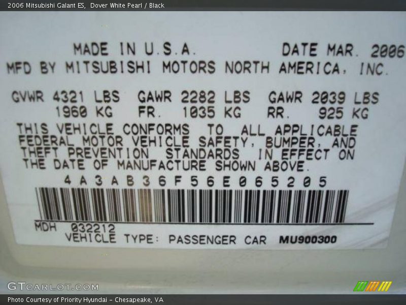 Dover White Pearl / Black 2006 Mitsubishi Galant ES