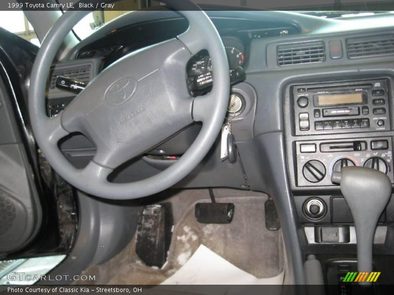 Black / Gray 1999 Toyota Camry LE