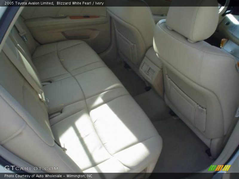 Blizzard White Pearl / Ivory 2005 Toyota Avalon Limited