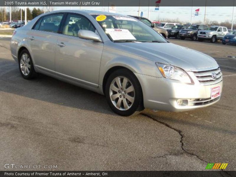 Titanium Metallic / Light Gray 2005 Toyota Avalon XLS